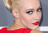 Kaya-jones-hair-and-makeup-fail-side